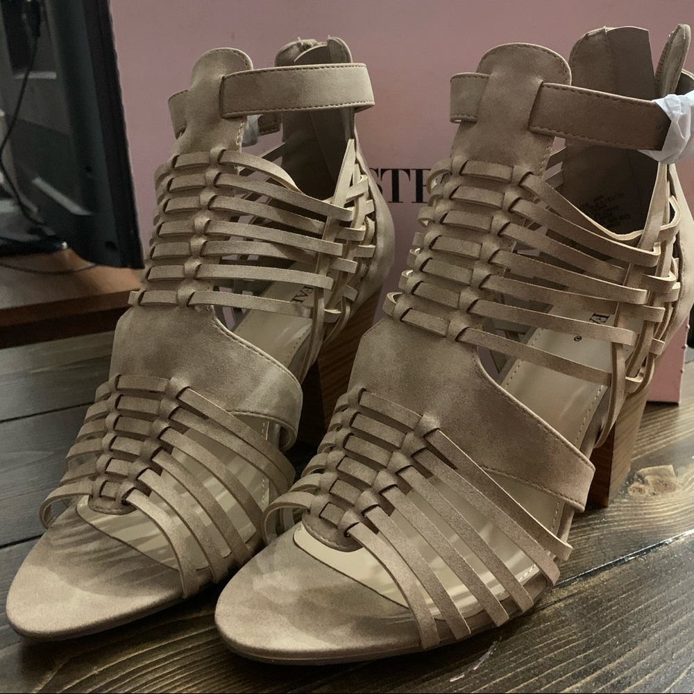 Women’s heeled gladiator sandals